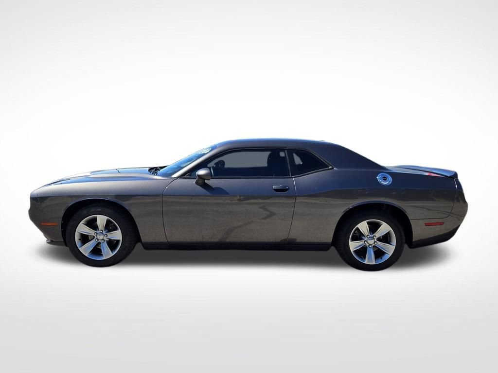 Used 2019 Dodge Challenger SXT RWD image 6
