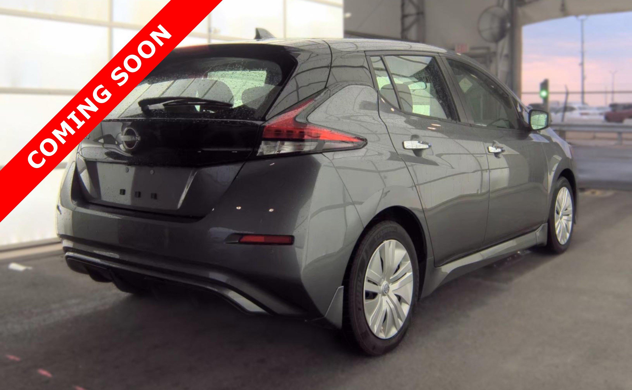 Used 2025 Nissan Leaf S FWD image 4