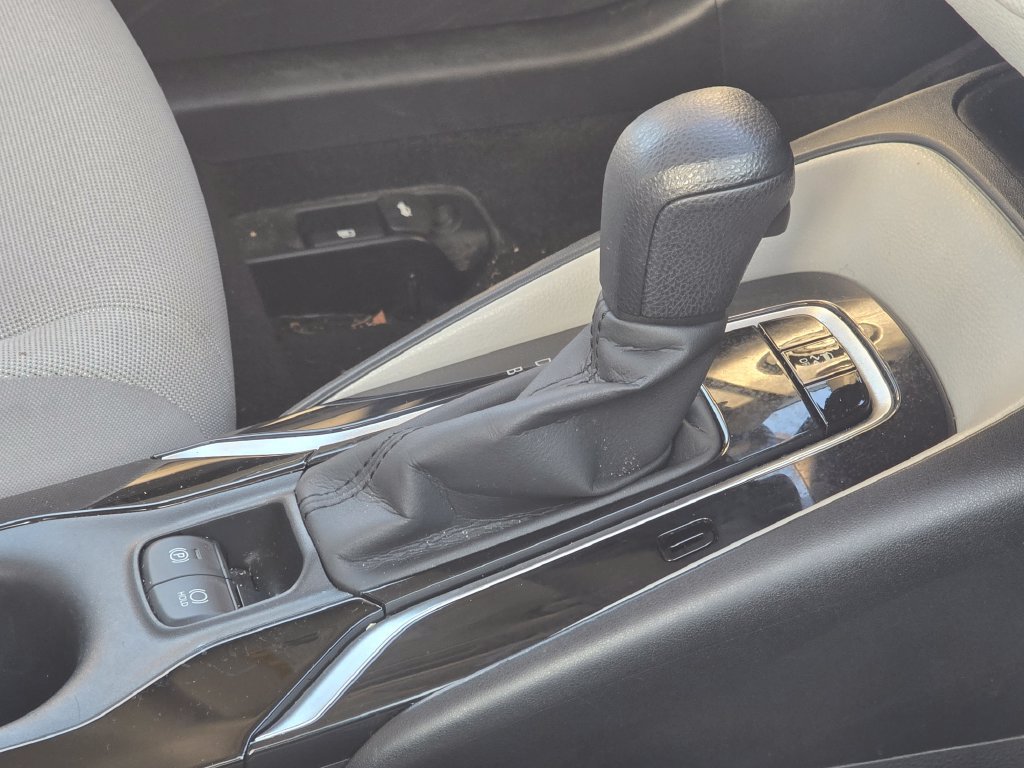 Used 2020 Toyota Corolla LE FWD image 15