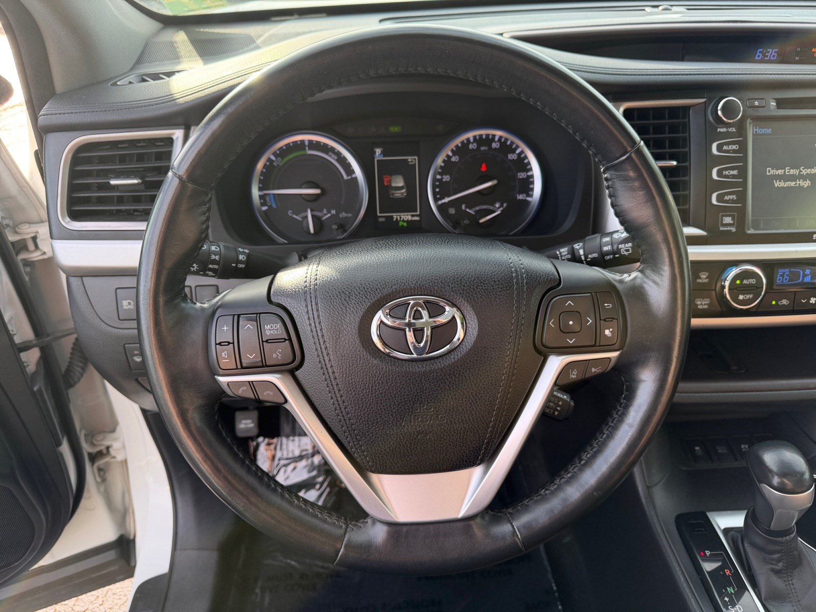 Used 2017 Toyota Highlander Limited Platinum AWD/4WD image 9