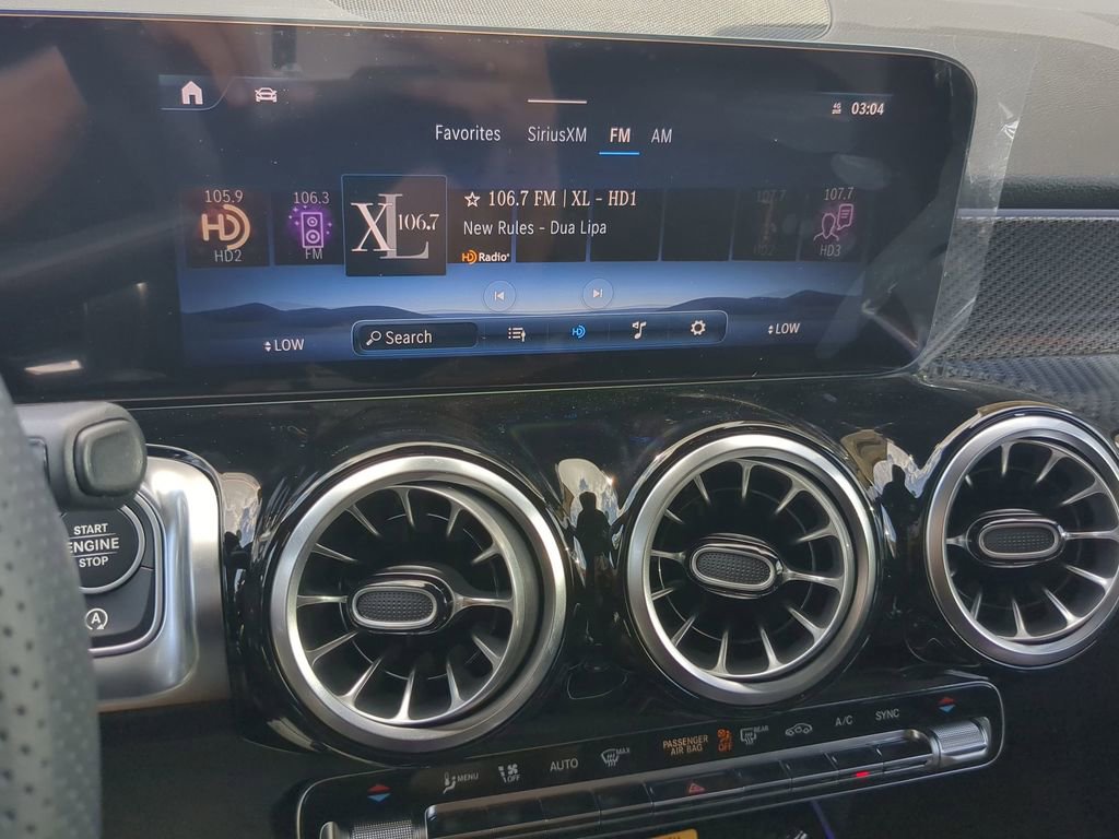 New 2024 Mercedes-Benz GLB 250 image 6