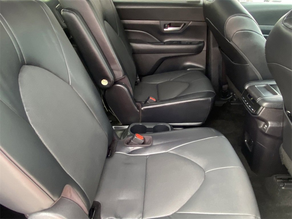 Used 2024 Toyota Grand Highlander XLE image 17