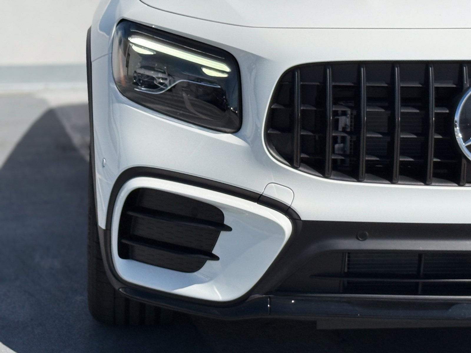 New 2026 Mercedes-Benz GLB 35 AMG 4MATIC image 7