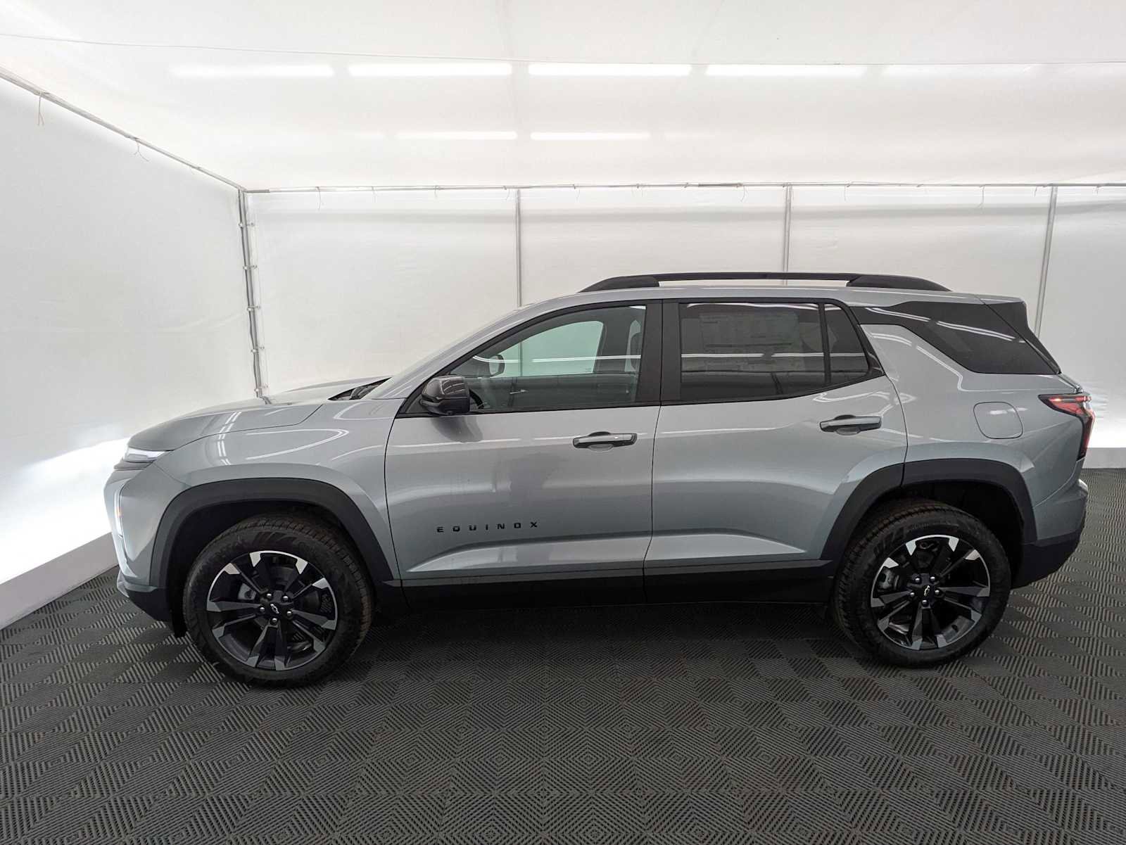 New 2026 Chevrolet Equinox RS image 3