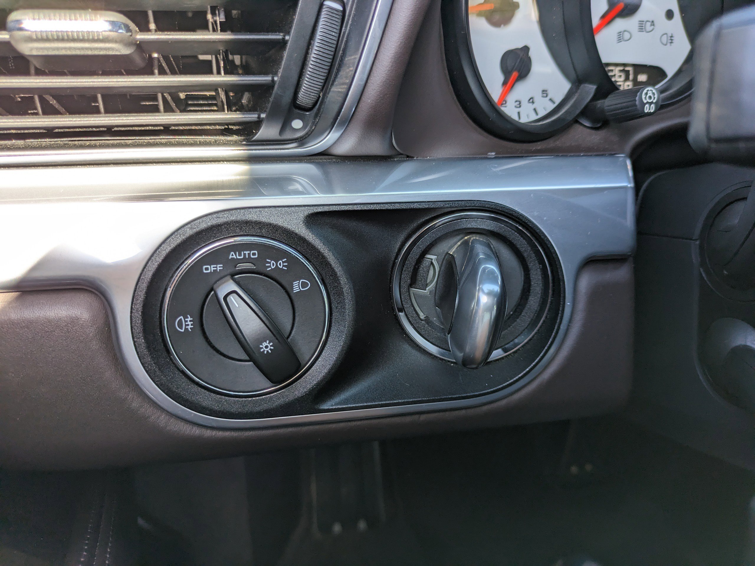 Used 2014 Porsche 911 Carrera S image 25