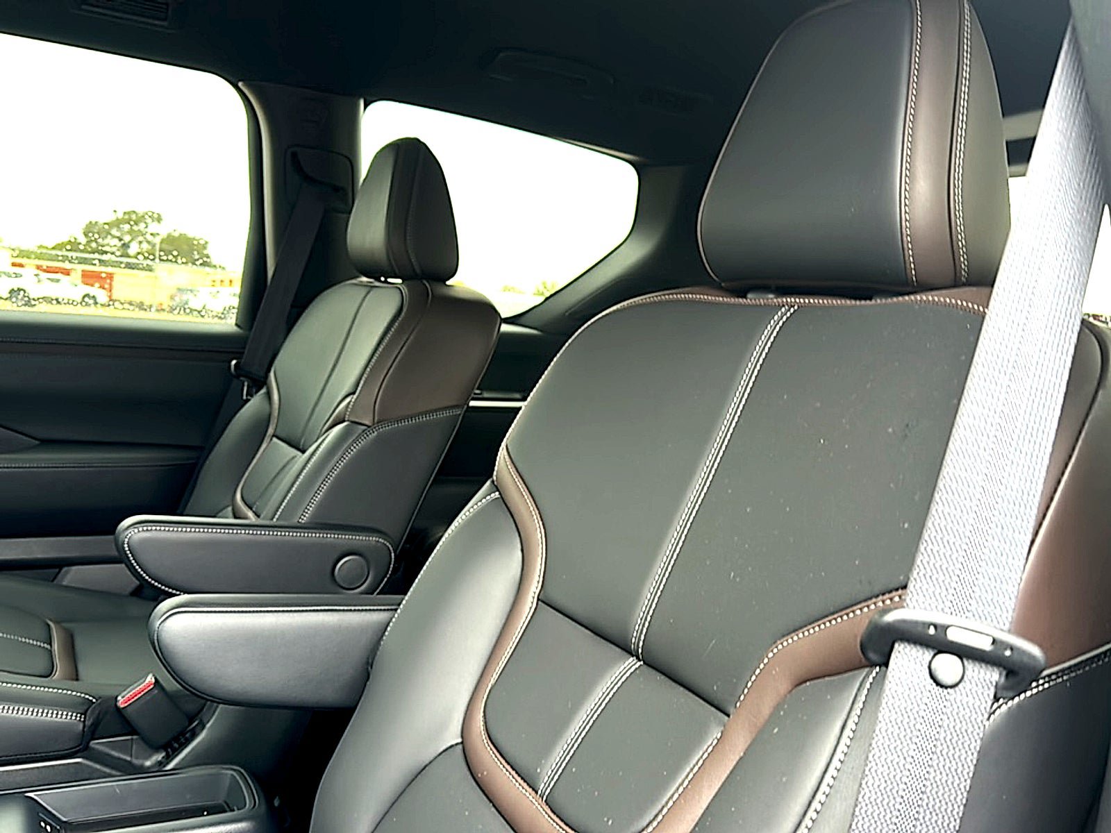 New 2026 Nissan Armada SL w/ Captain's Chari Seat Package AWD/4WD image 16