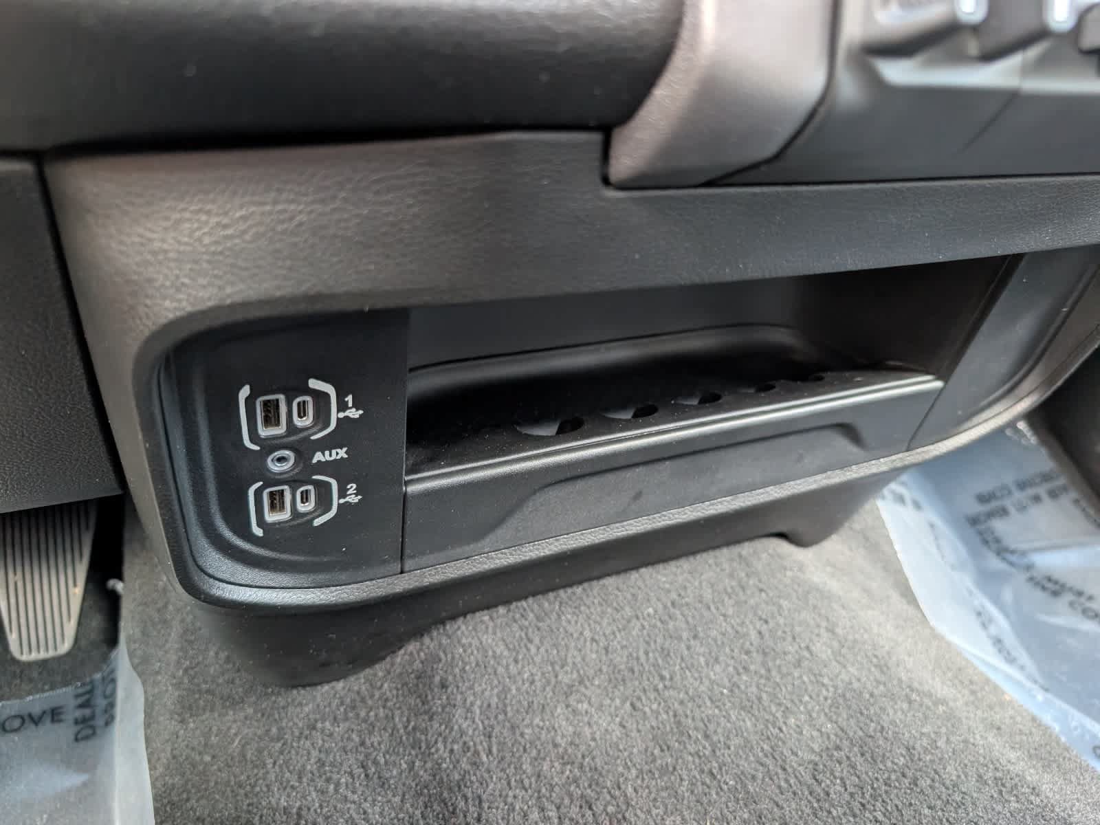 Used 2024 RAM 2500 Big Horn AWD/4WD image 24