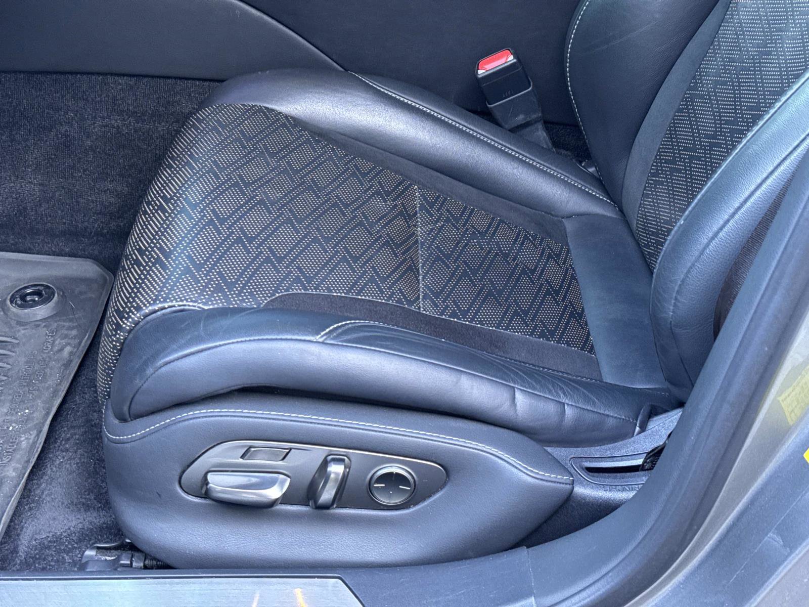 Used 2022 Lexus LS 500 F Sport w/ Accessory Package (Z2) image 19