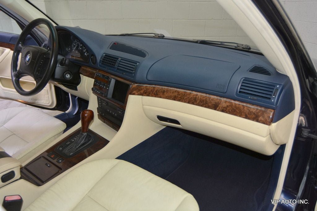 Used 2001 BMW 740iL RWD image 16