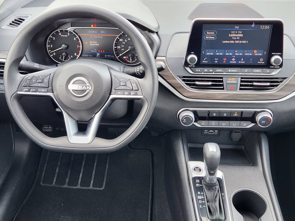 Used 2025 Nissan Altima 2.5 SV FWD image 26
