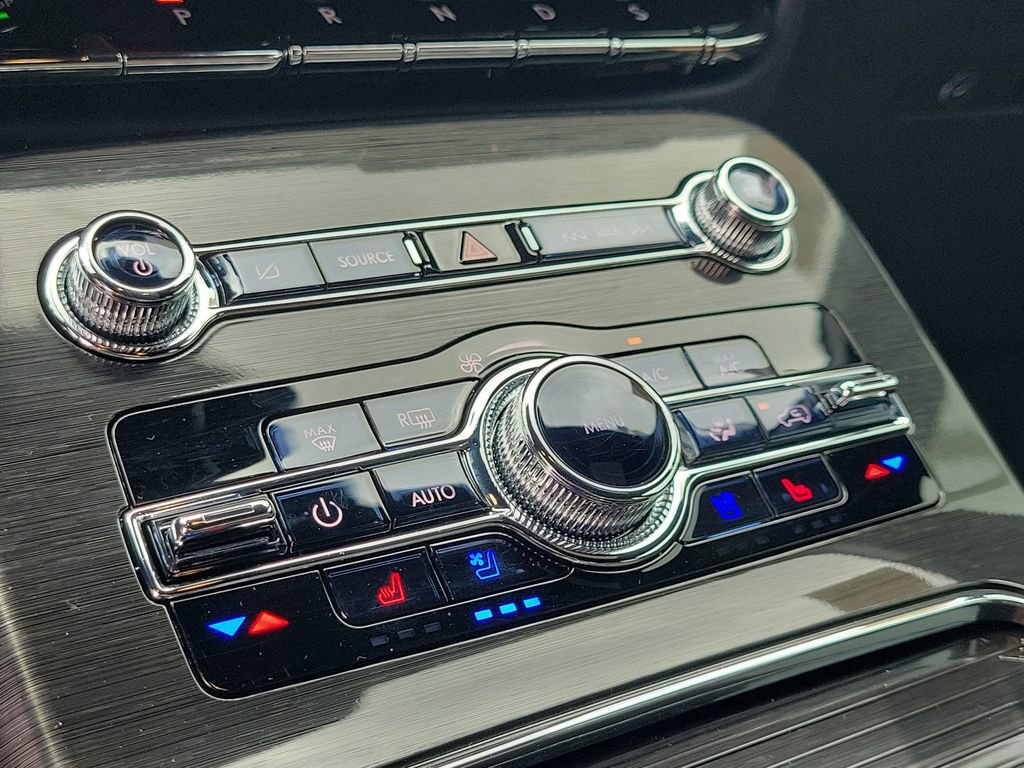 Used 2023 Lincoln Nautilus Reserve AWD/4WD image 27