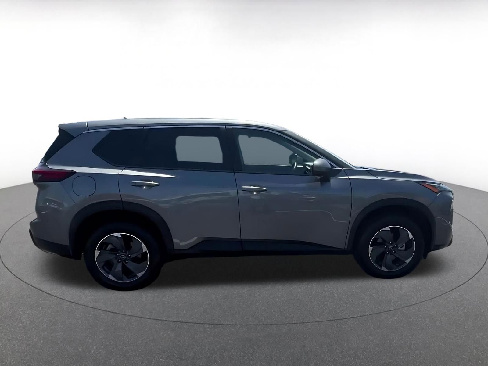 Used 2025 Nissan Rogue SV FWD image 16