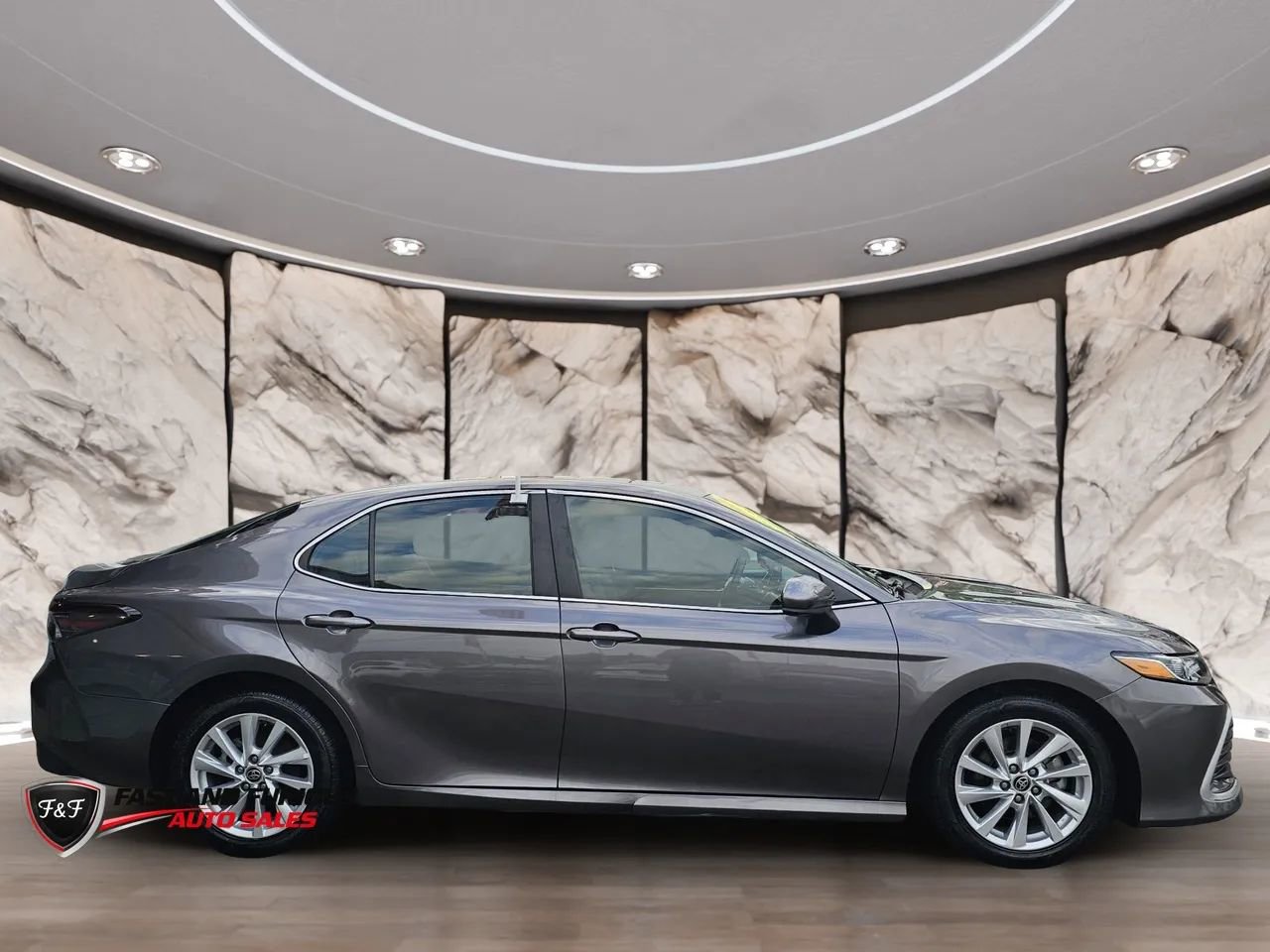 Used 2023 Toyota Camry LE FWD image 5
