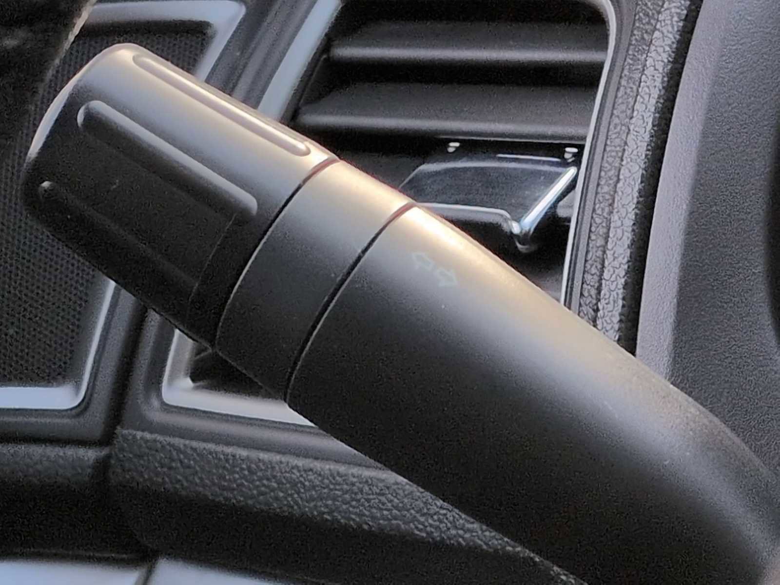 Used 2018 Ford Explorer XLT w/ Equipment Group 202A image 27