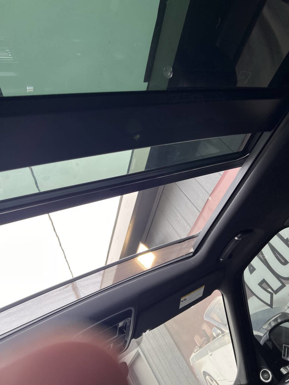 Used 2017 Land Rover Range Rover HSE image 16