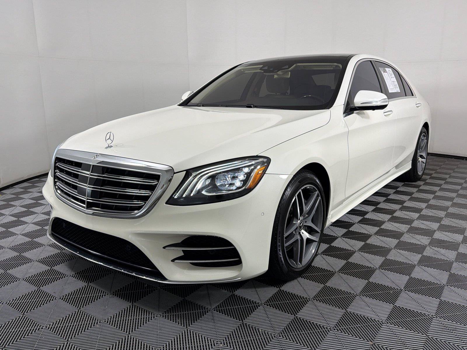 Used 2020 Mercedes-Benz S 560 Sedan image 3