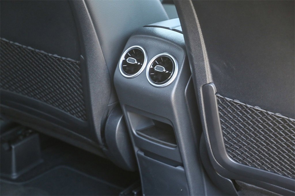 Used 2024 Mercedes-Benz GLB 250 4MATIC image 21