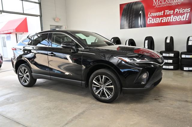 Used 2023 Toyota Venza LE image 4