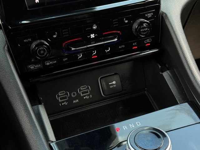 Used 2025 Jeep Grand Cherokee Altitude AWD/4WD image 30