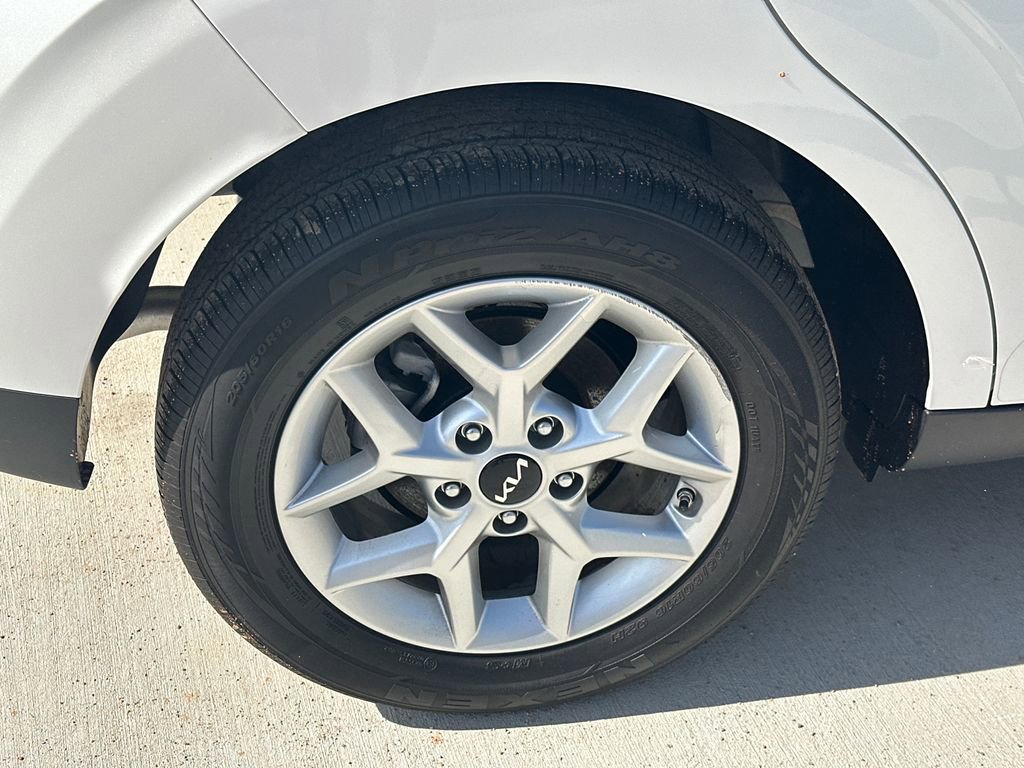Used 2025 Kia Soul LX w/ LX Technology Package image 17