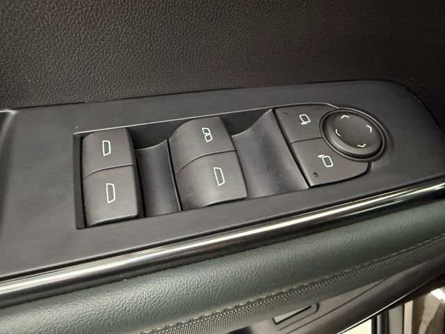 Used 2024 GMC Acadia AT4 AWD/4WD image 27