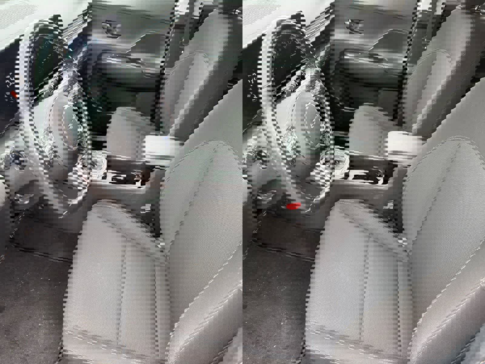 Used 2024 Hyundai Kona SEL image 12