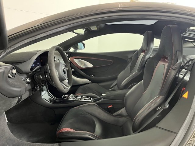 Used 2023 McLaren GT image 11