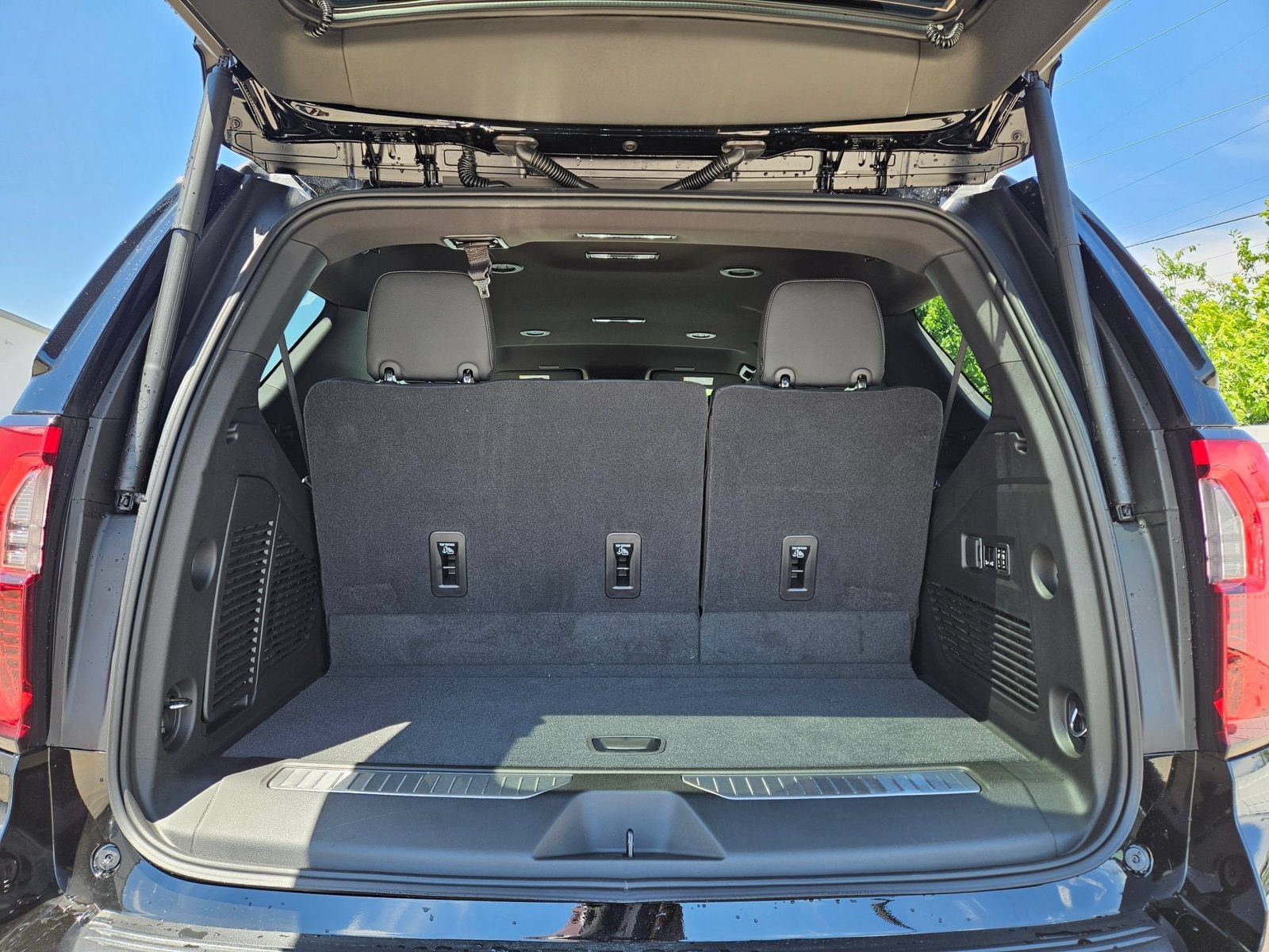 New 2026 GMC Yukon Denali AWD/4WD image 4