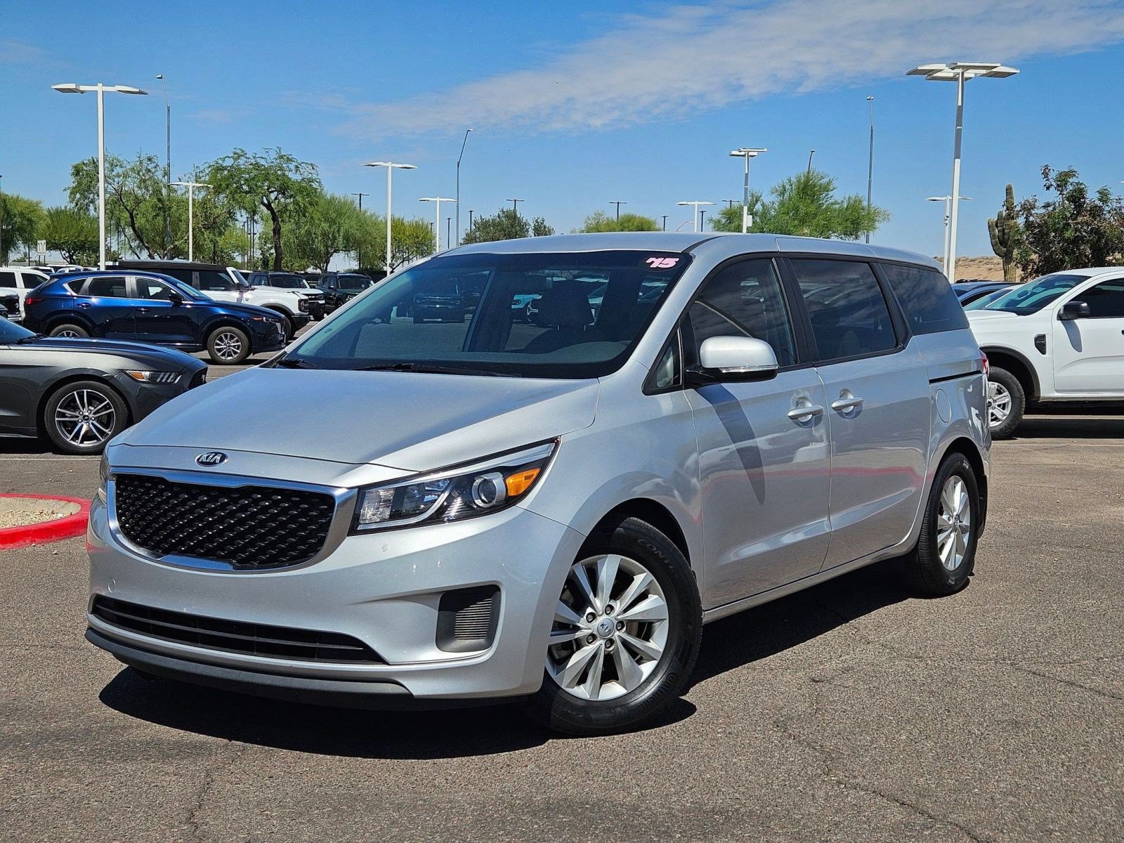 Used 2016 Kia Sedona L FWD image 1