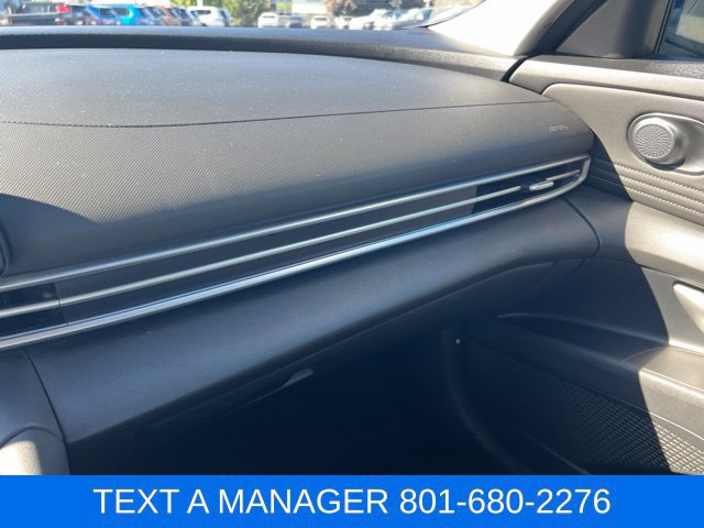 Used 2025 Hyundai Elantra SEL FWD image 26