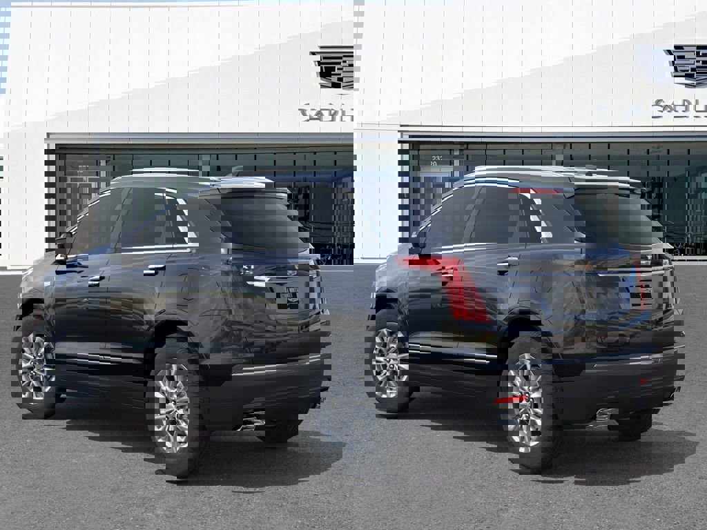 New 2026 Cadillac XT5 Luxury image 3