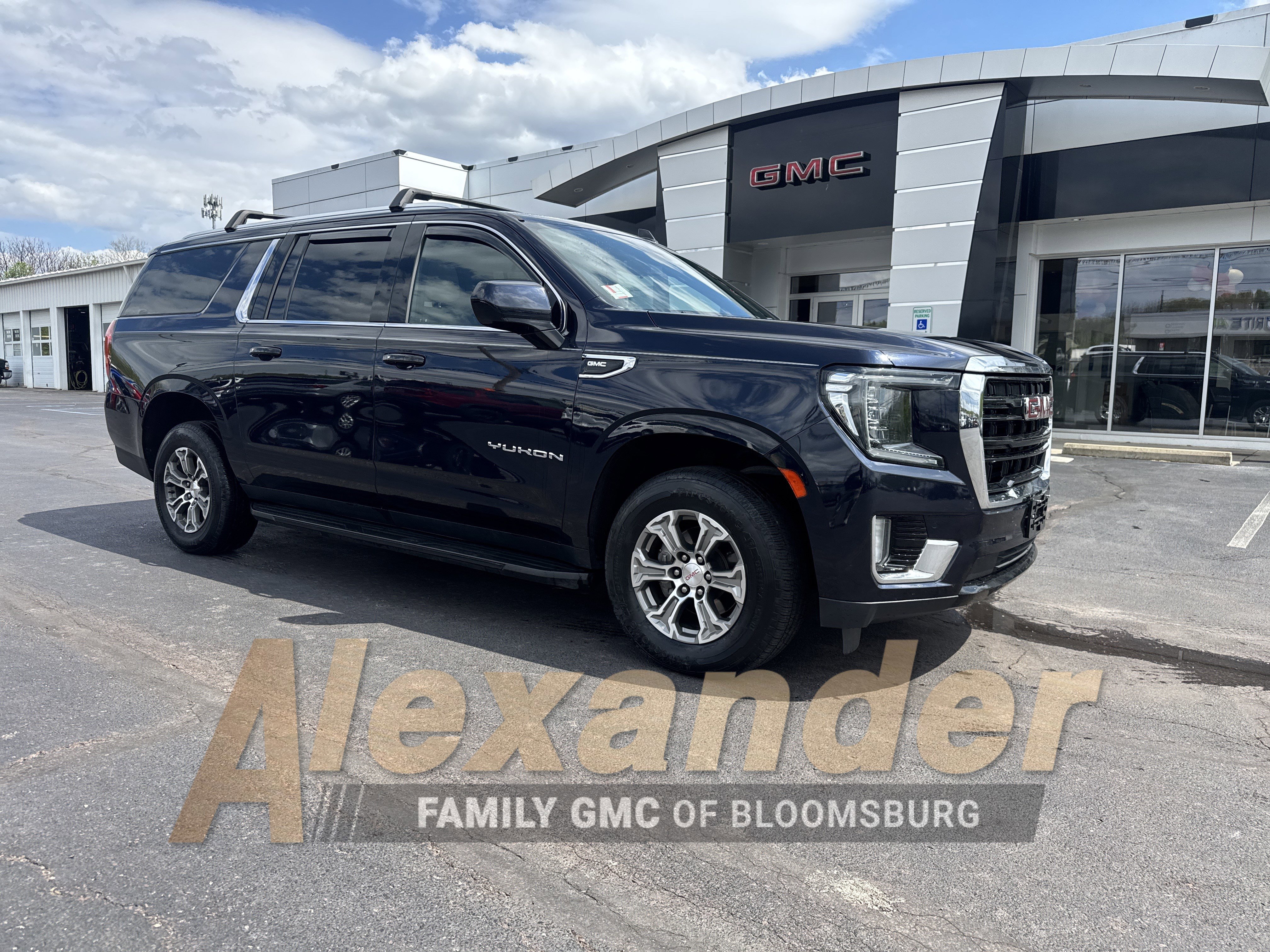 Used 2021 GMC Yukon XL SLE