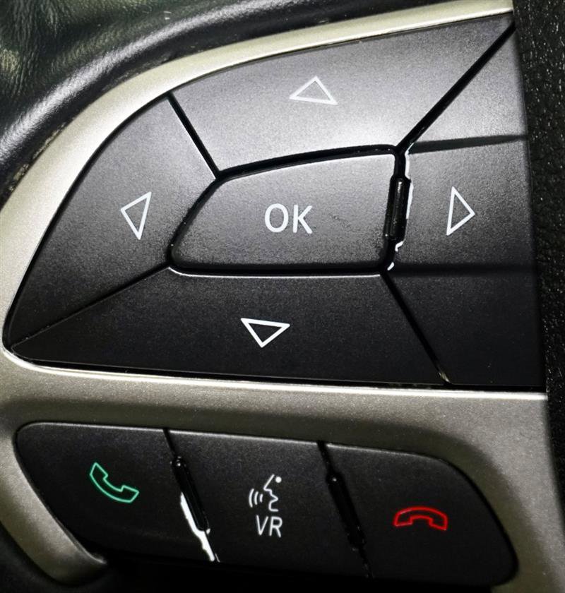 Used 2015 Jeep Grand Cherokee Limited w/ Luxury Group II image 29