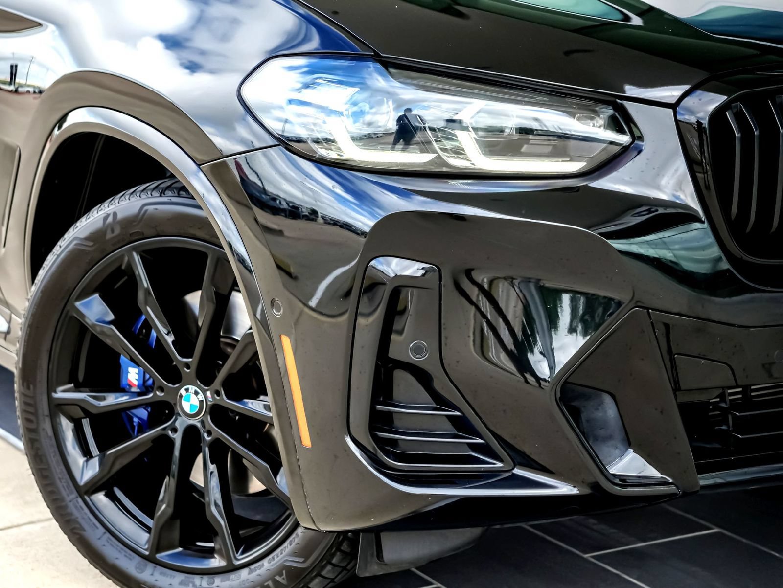 Used 2024 BMW X4 M40i w/ Premium Package AWD/4WD image 3