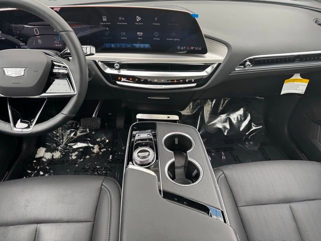 New 2025 Cadillac Lyriq Luxury image 2