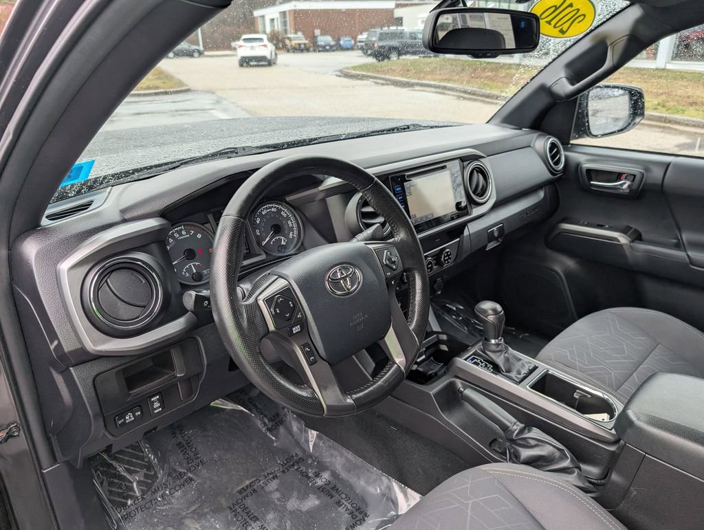 Used 2016 Toyota Tacoma TRD Off-Road w/ Towing Package image 13