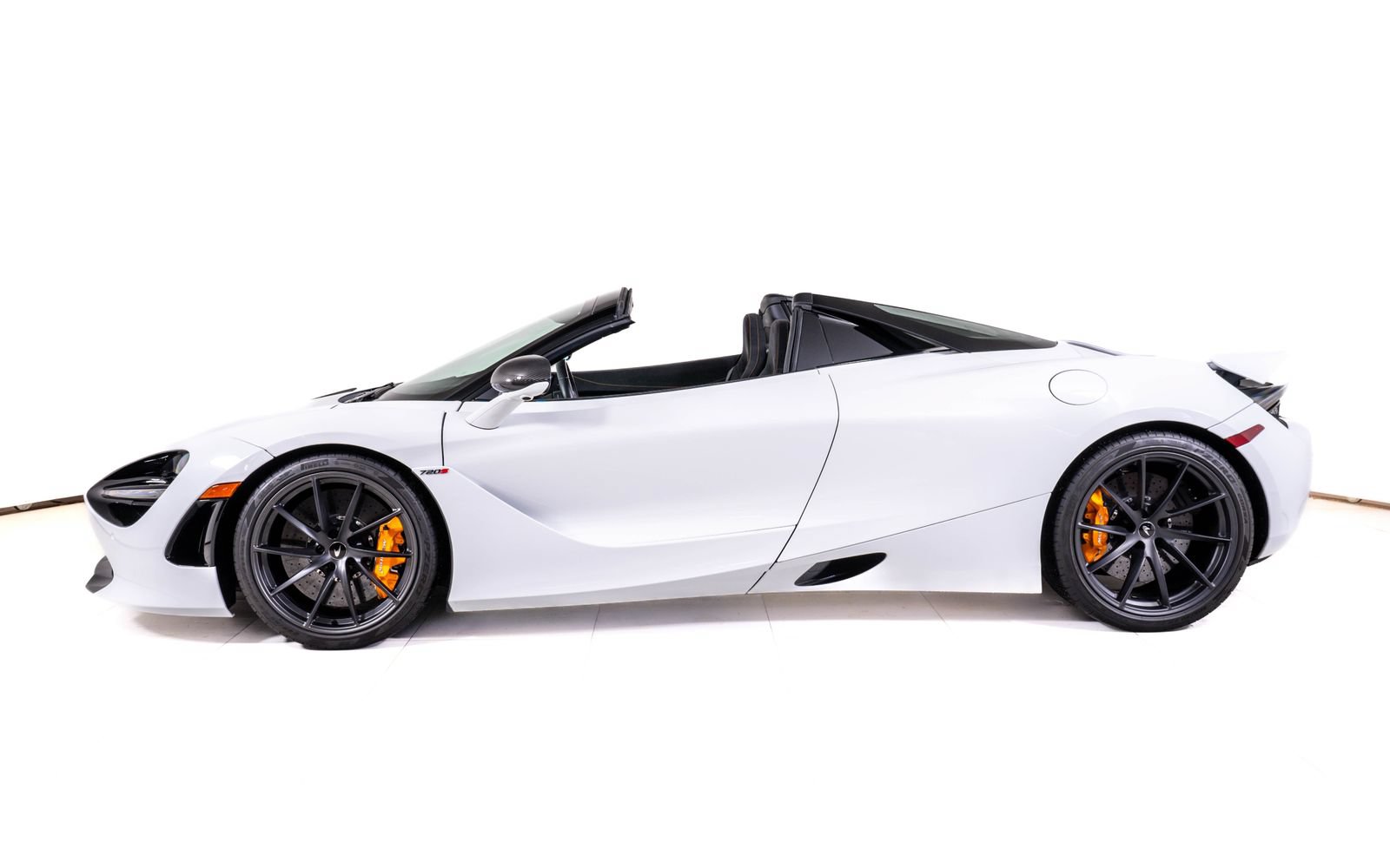 Used 2021 McLaren 720S Performance RWD image 2