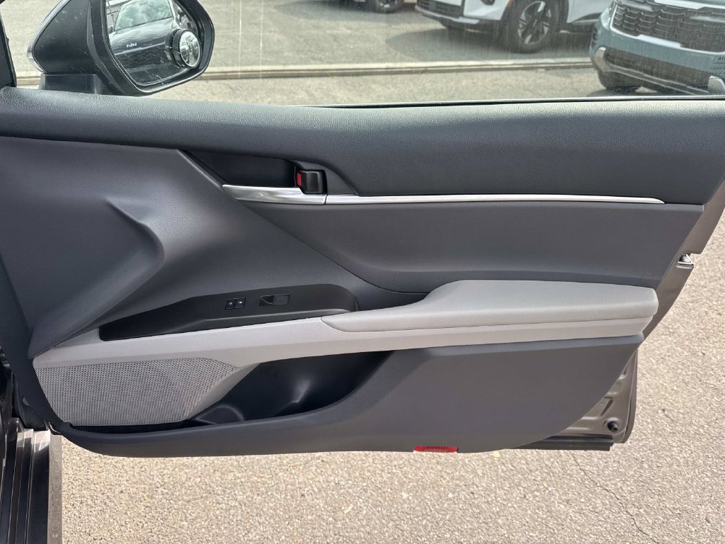 Used 2022 Toyota Camry LE w/ Convenience Package FWD image 21