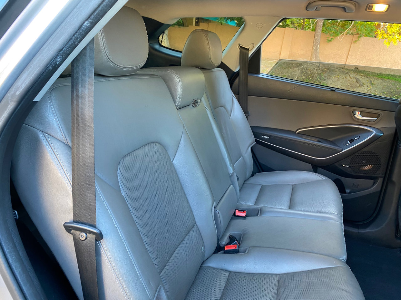 Used 2017 Hyundai Santa Fe SE Ultimate 3.3L Auto w/ SE Ultimate Tech Package 03 image 45