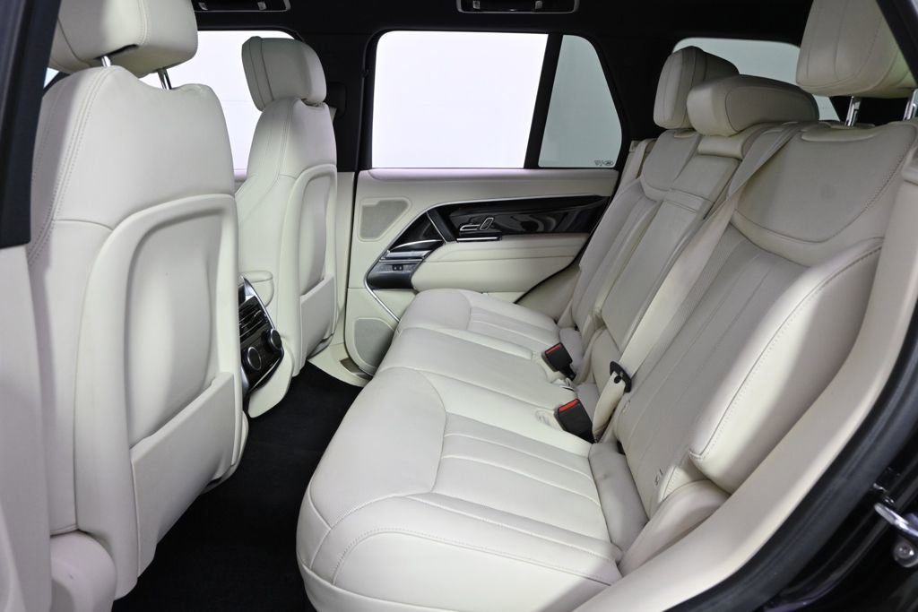 Used 2025 Land Rover Range Rover SE AWD/4WD image 24
