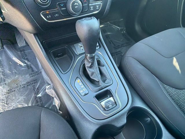 Used 2020 Jeep Cherokee Latitude FWD image 29
