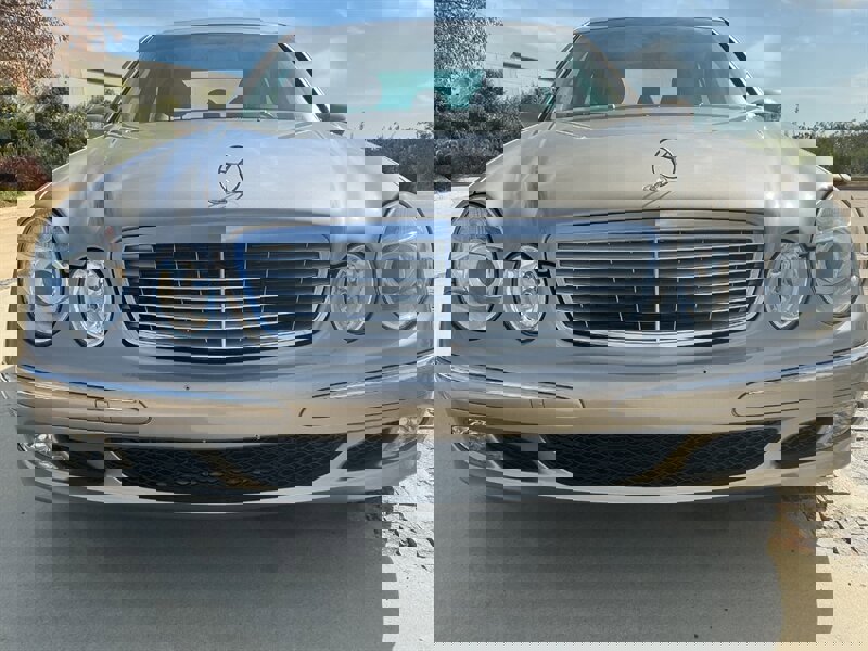Used 2003 Mercedes-Benz E 500 Sedan image 3