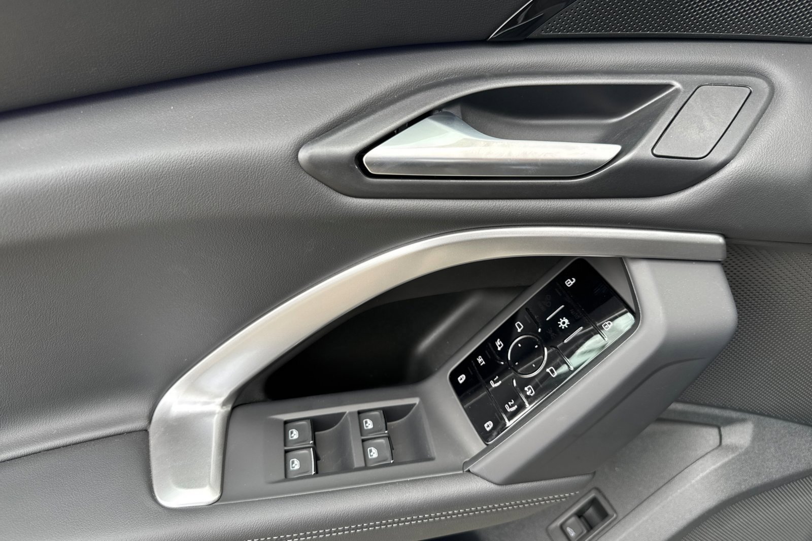 New 2025 Audi Q5 Premium image 8