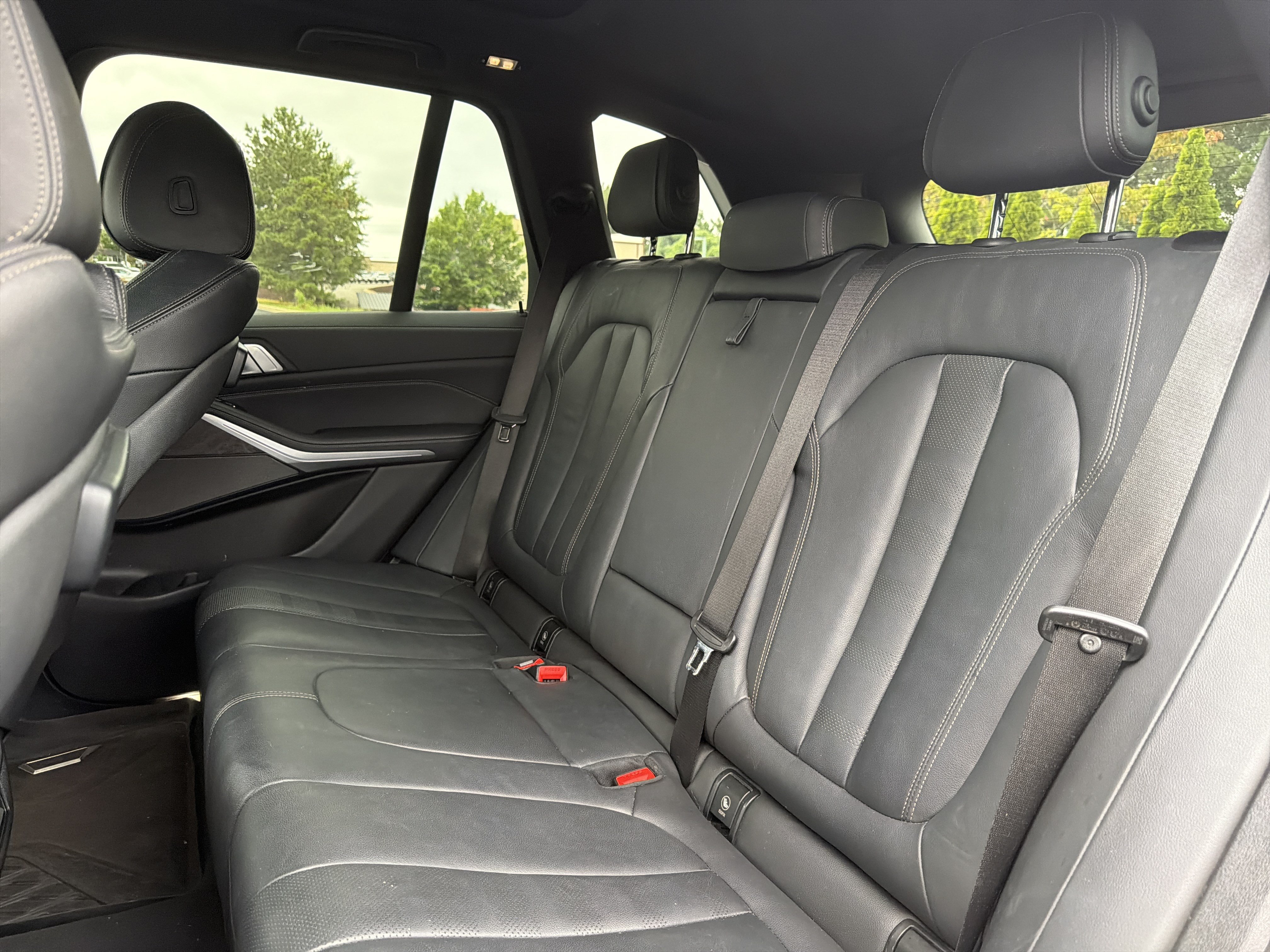 Used 2021 BMW X5 sDrive40i w/ Premium Package RWD image 9