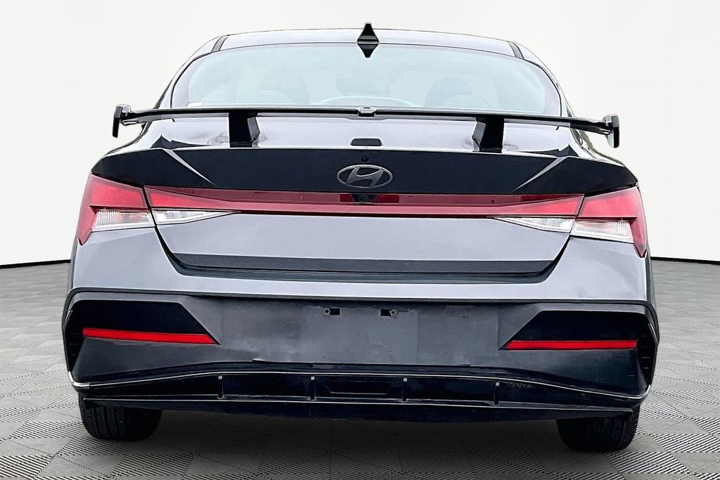Used 2024 Hyundai Elantra SEL FWD image 5