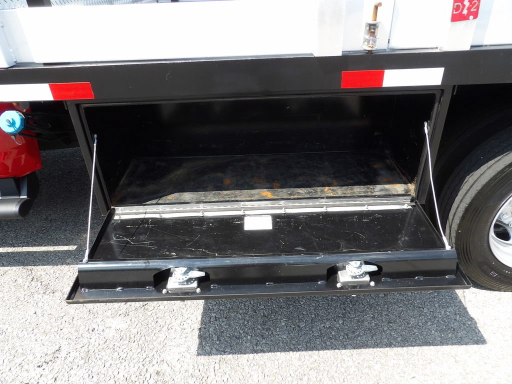 Used 2021 RAM 5500 Tradesman w/ Chrome Appearance Group RWD image 47