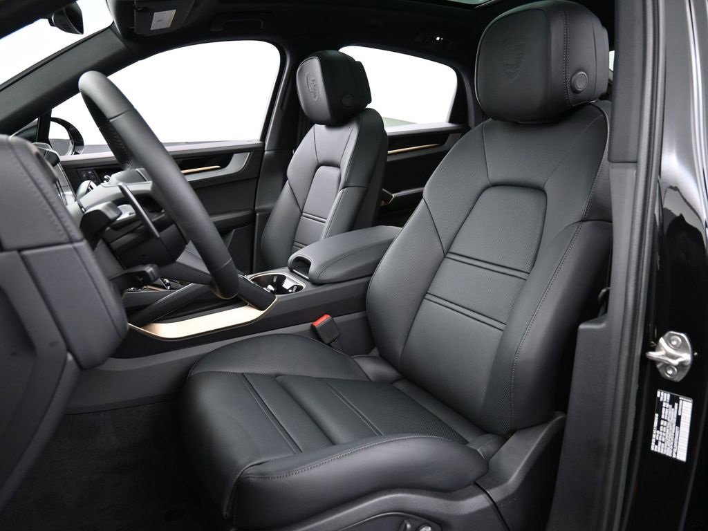 New 2026 Porsche Cayenne S image 5