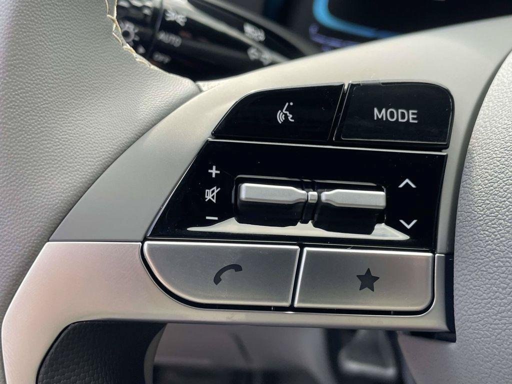 New 2026 Hyundai Elantra SEL Sport Premium FWD image 44