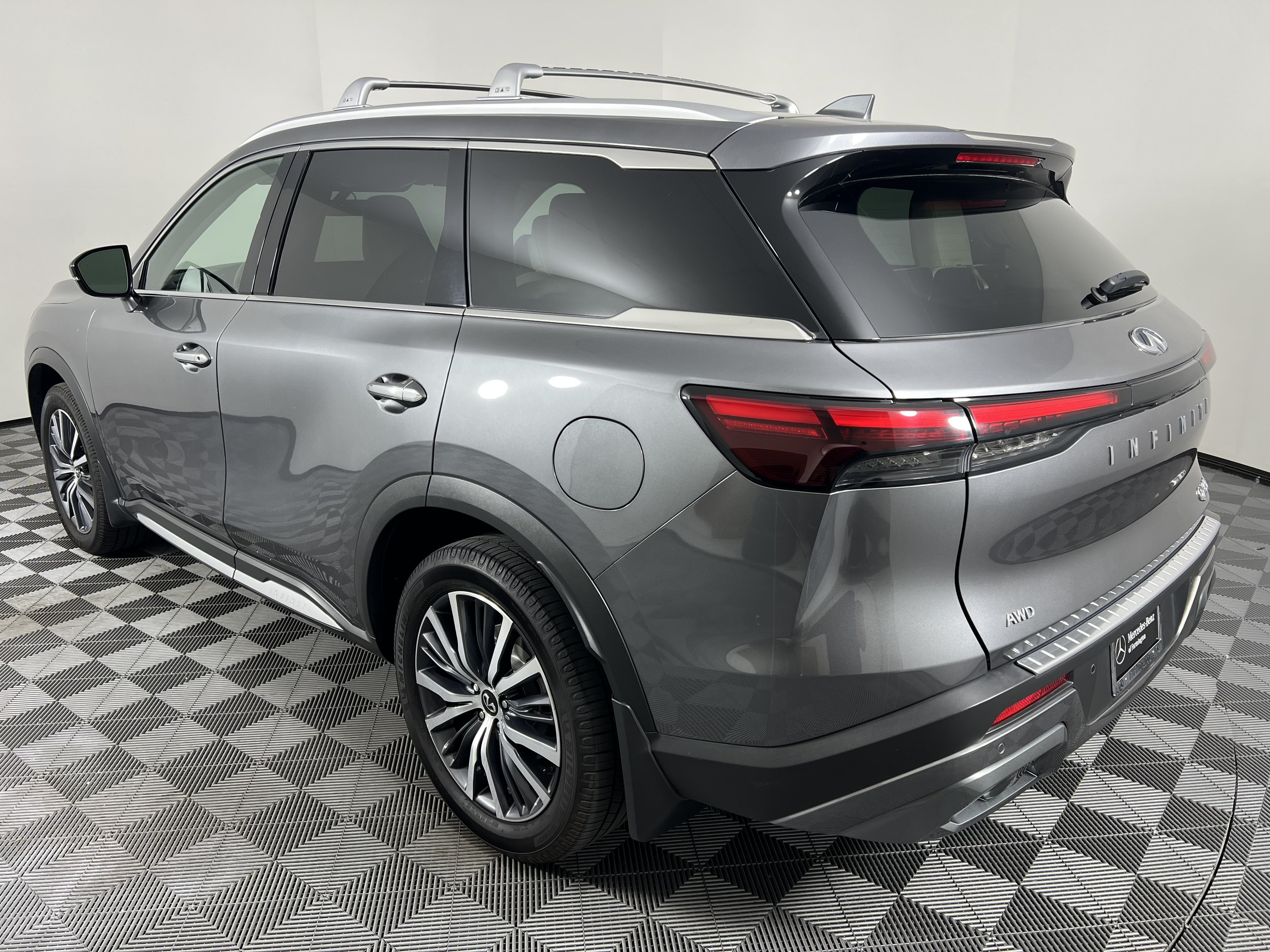 Used 2023 INFINITI QX60 Sensory w/ Cargo Package AWD/4WD image 10