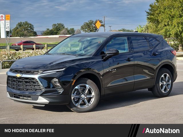 Used 2026 Chevrolet Blazer LT FWD image 1
